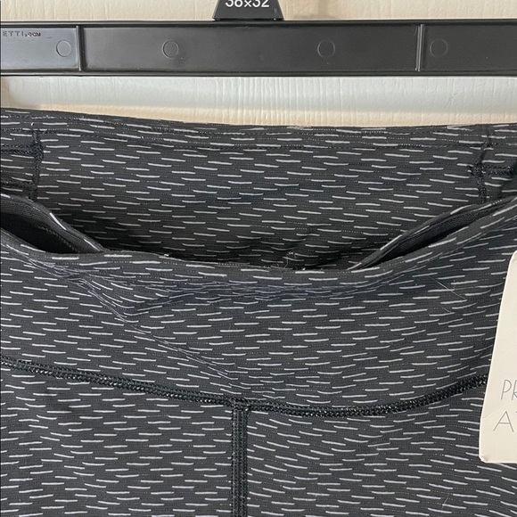 Lululemon Speed Up Tight 28" Score Jacquard Black Luna Size 4 - Picture 13 of 13